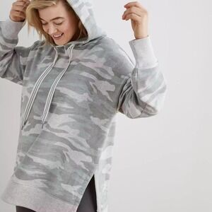 Aerie American Eagle Camo Hoodie Pullover Long Sleeve Top Blouse camoflauge Med